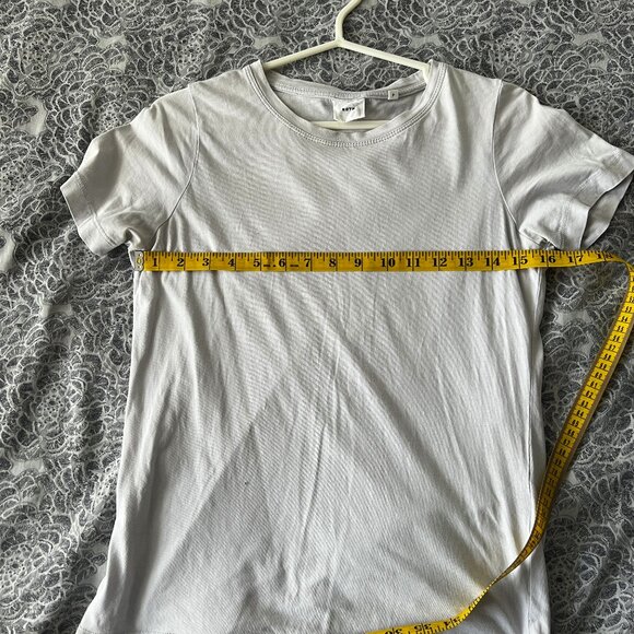 Kotn Women’s Essential Crew Grey White T-Shirt Size Small - Picture 5 of 6